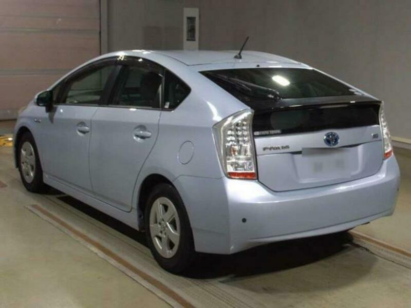 PRIUS-3