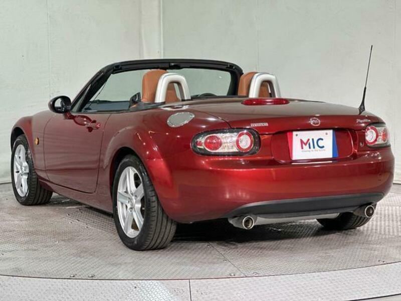 ROADSTER-16