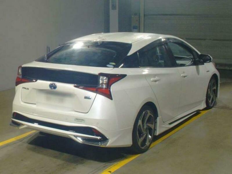 PRIUS-11