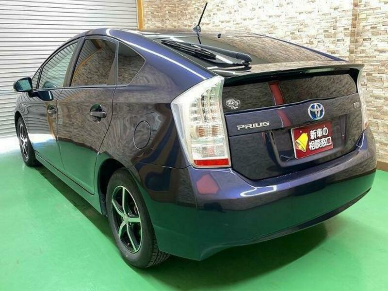 PRIUS-19