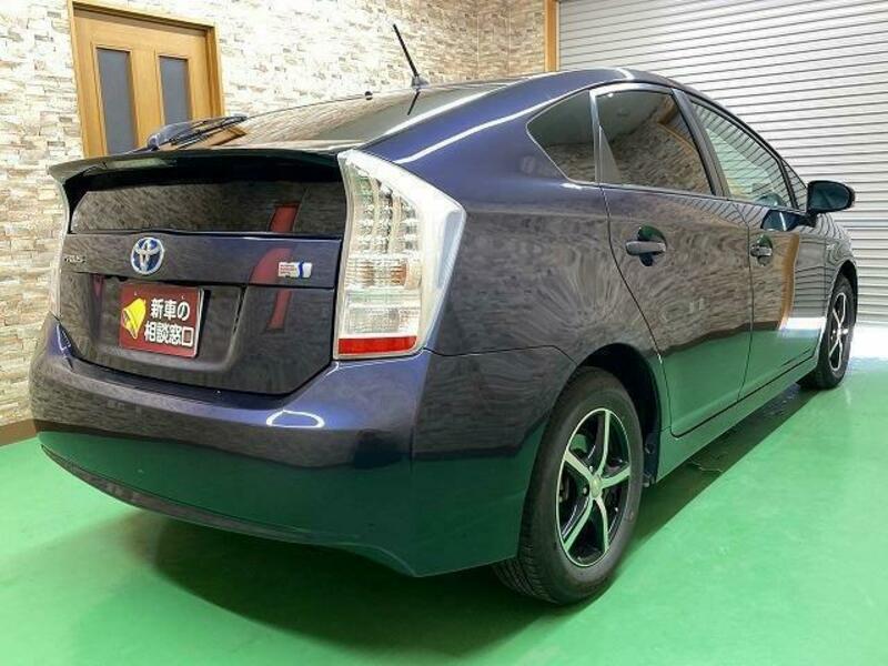 PRIUS-1