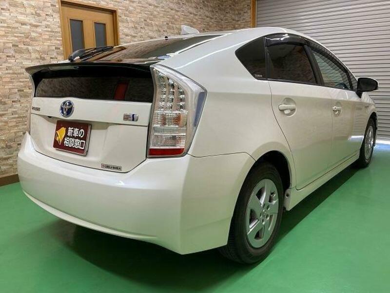 PRIUS-1