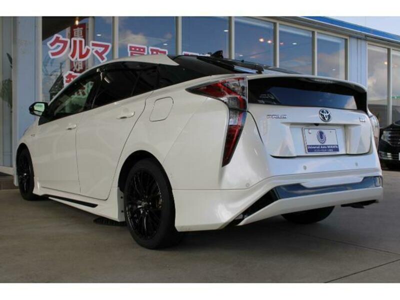 PRIUS-11