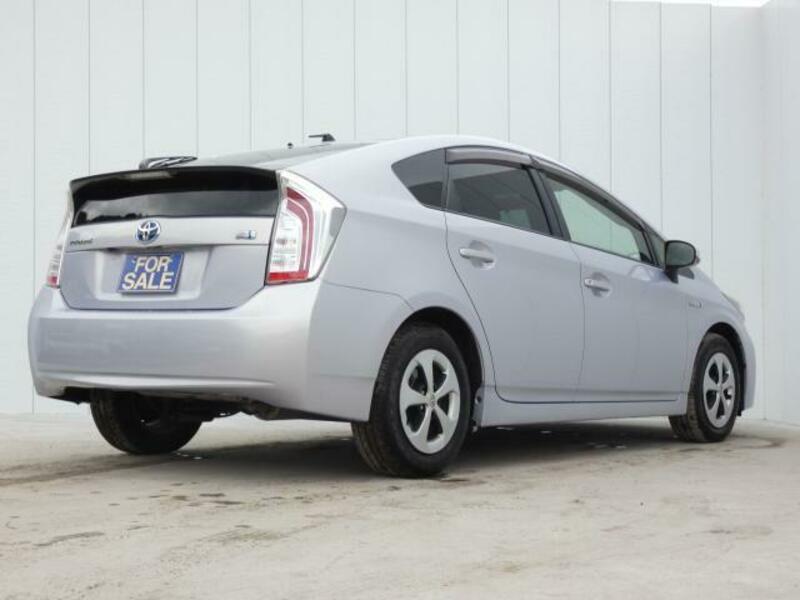 PRIUS-4