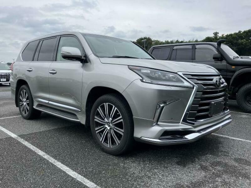 LEXUS　LX