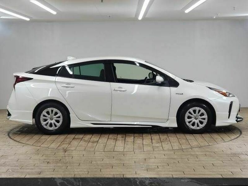 PRIUS-13