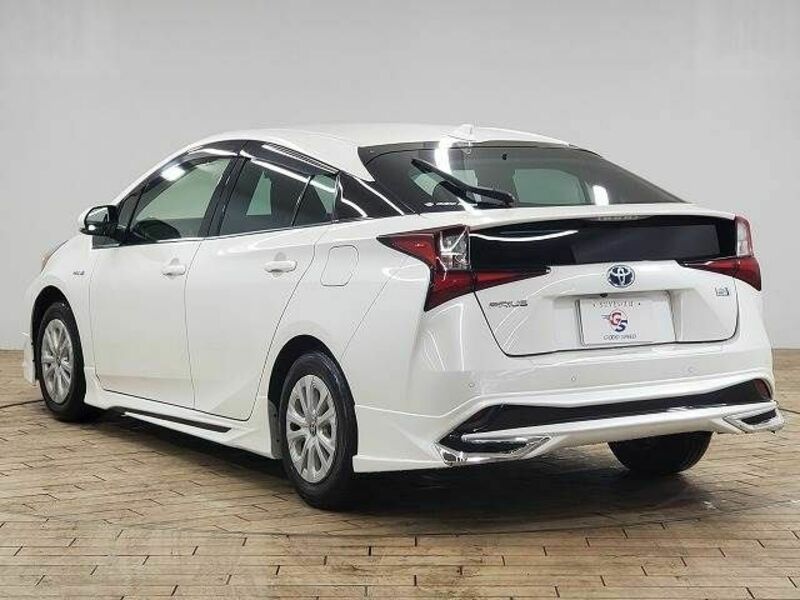 PRIUS-16