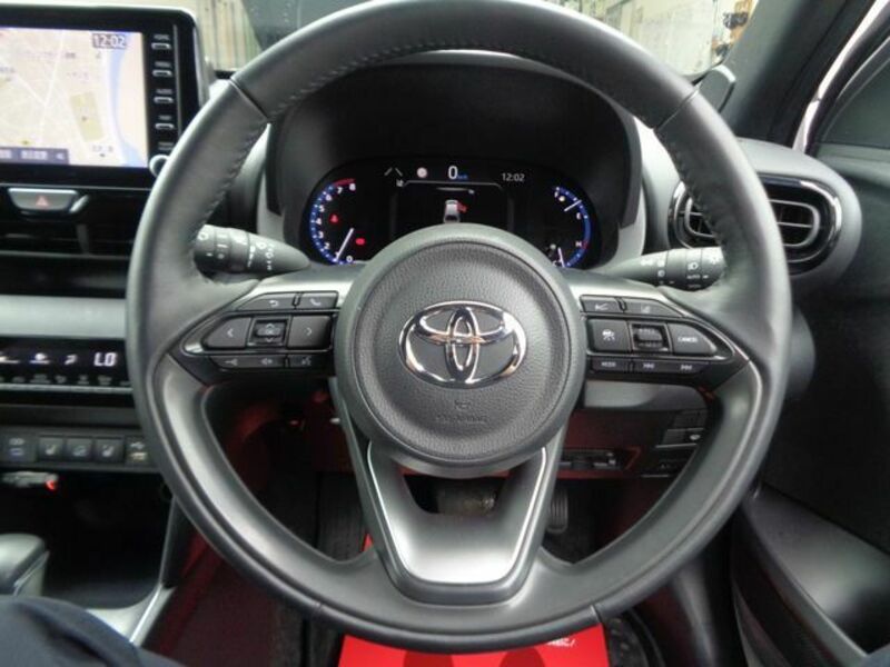 YARIS CROSS-24