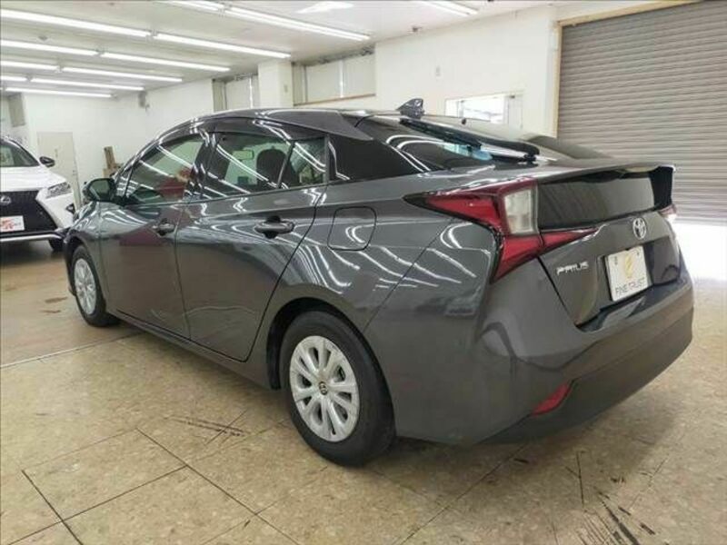 PRIUS-16