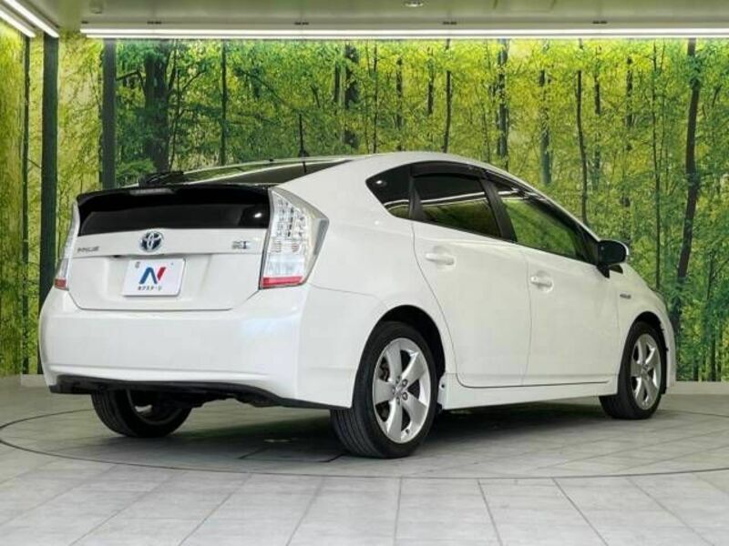 PRIUS-17