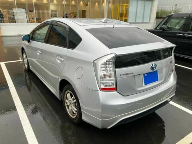 PRIUS-6