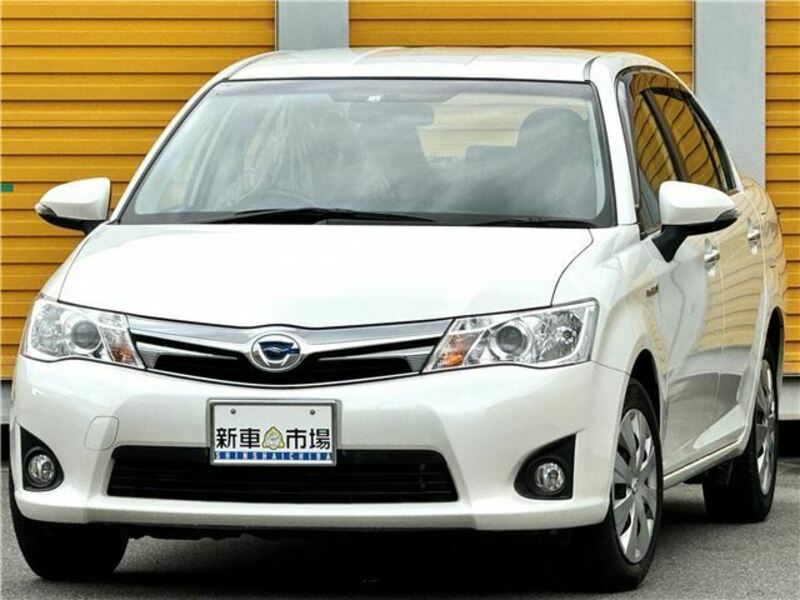 TOYOTA　COROLLA AXIO