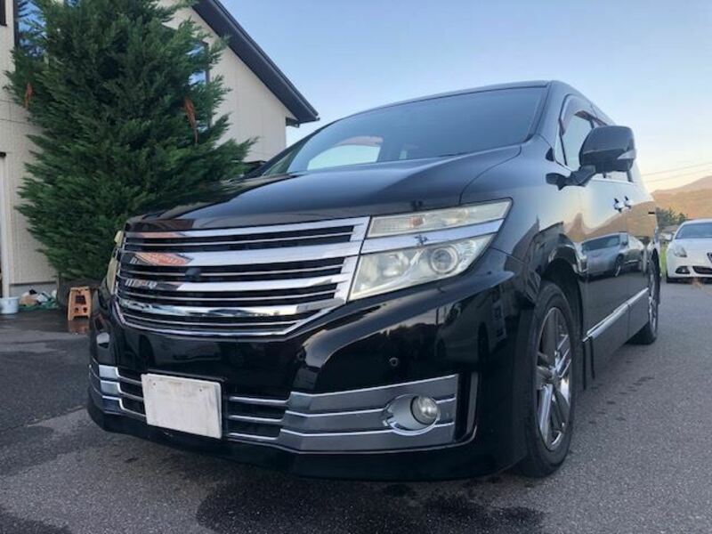 NISSAN　ELGRAND