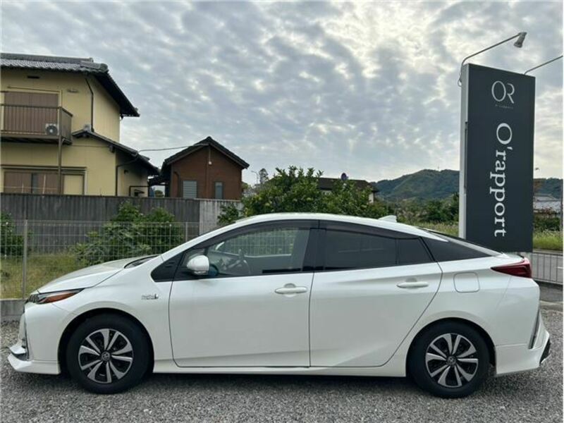 PRIUS PHV-11