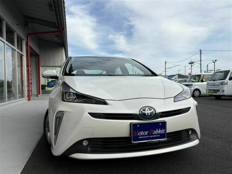 TOYOTA　PRIUS