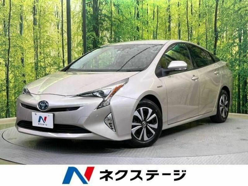 TOYOTA　PRIUS