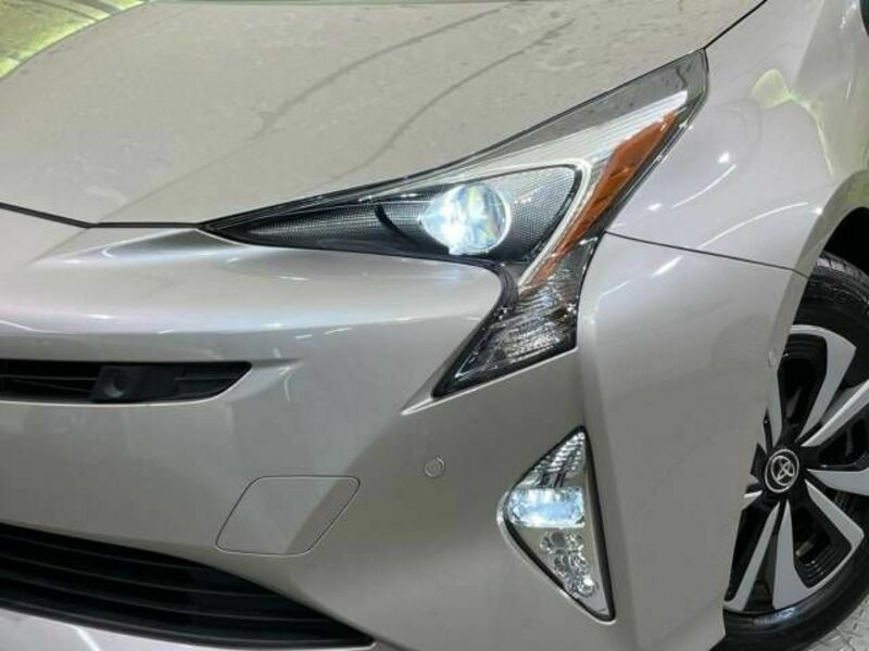 PRIUS-12