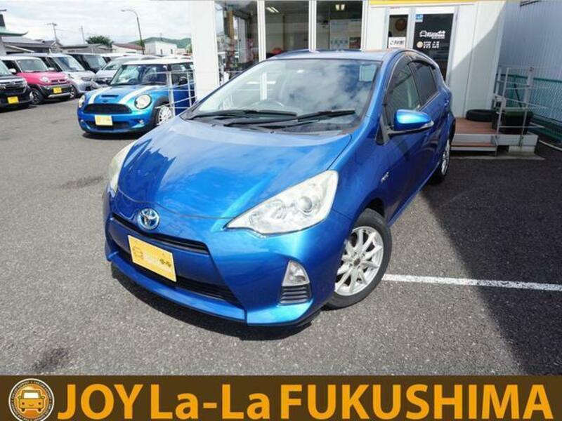 TOYOTA　AQUA