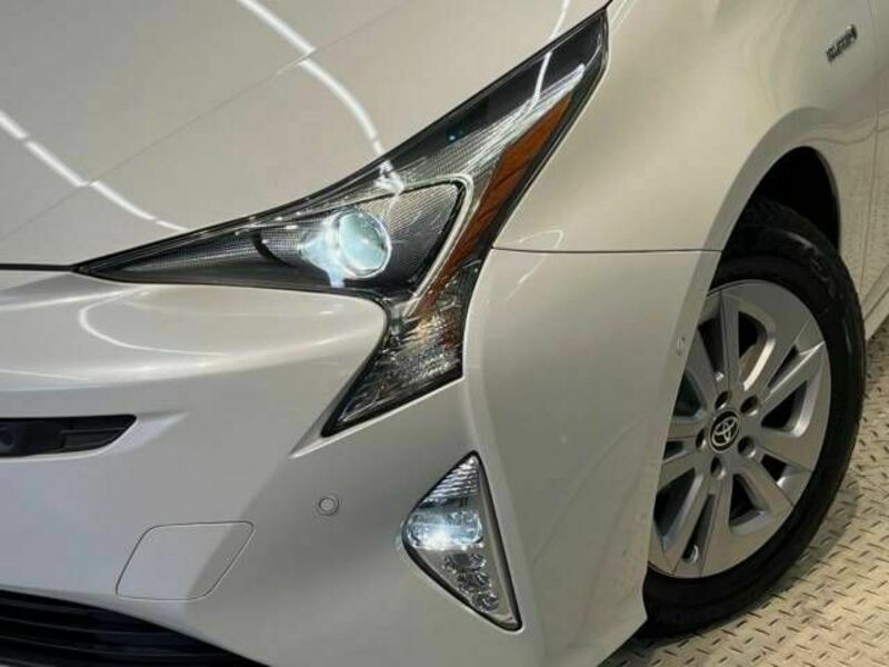 PRIUS-12