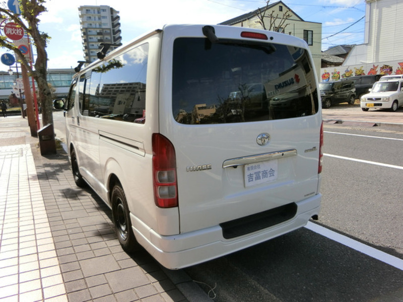 HIACE VAN-8