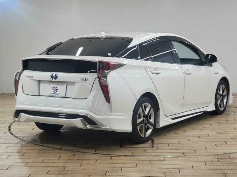 PRIUS-15