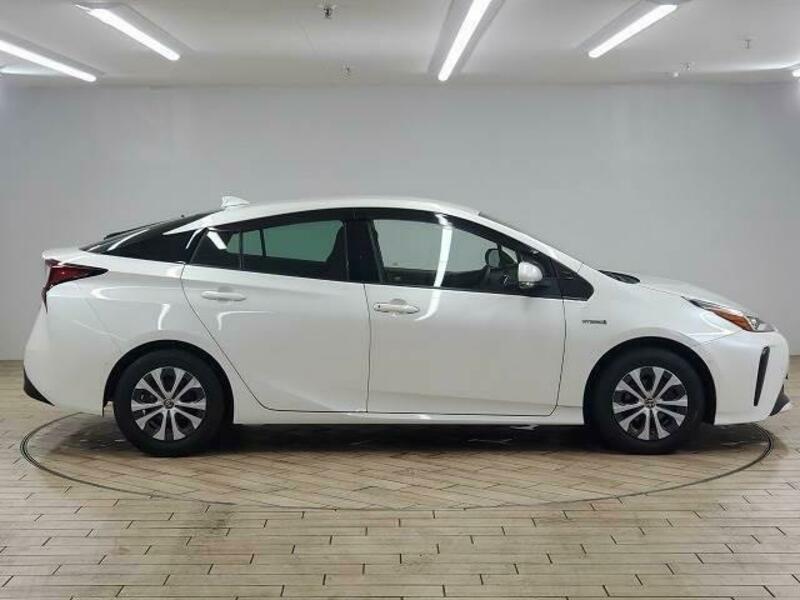 PRIUS-13