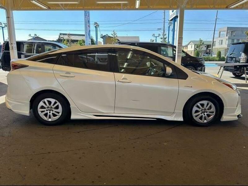 PRIUS-13