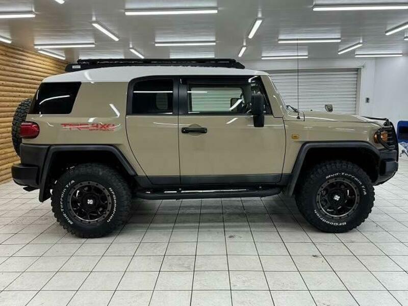 FJ CRUISER-17