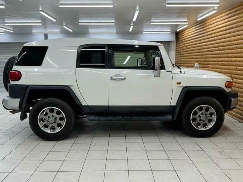 FJ CRUISER-17