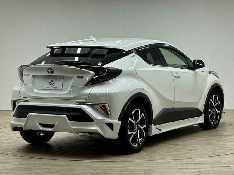 C-HR-15