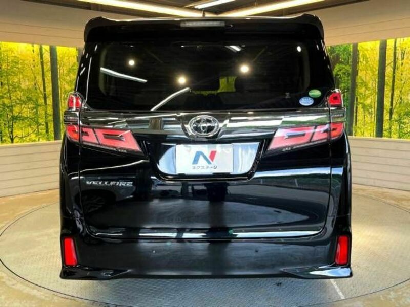 VELLFIRE-16