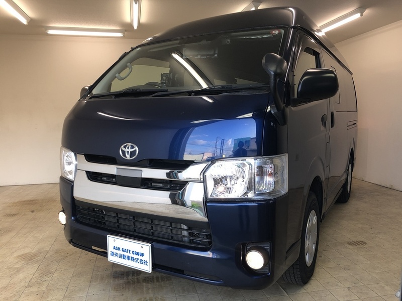 TOYOTA　HIACE VAN