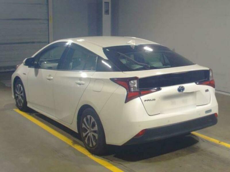 PRIUS-11