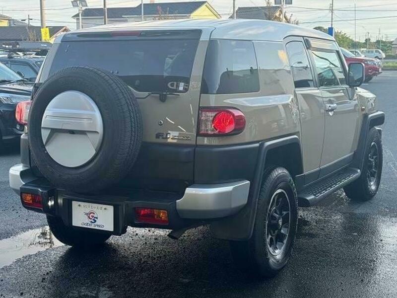 FJ CRUISER-16