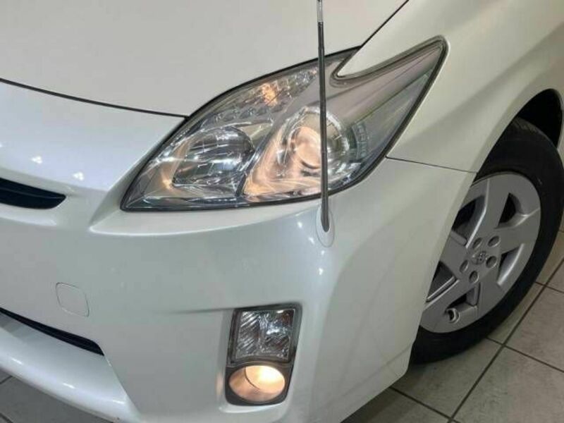 PRIUS-12