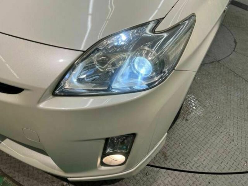 PRIUS-13