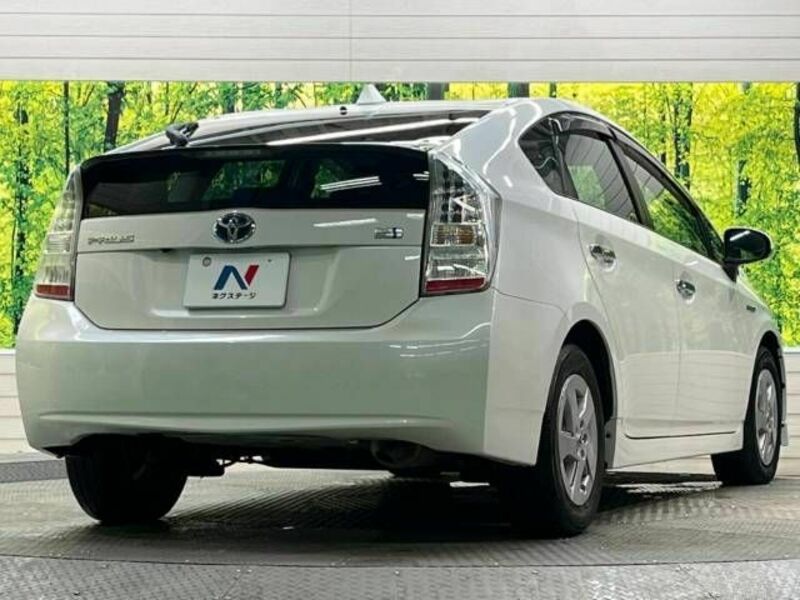 PRIUS-18