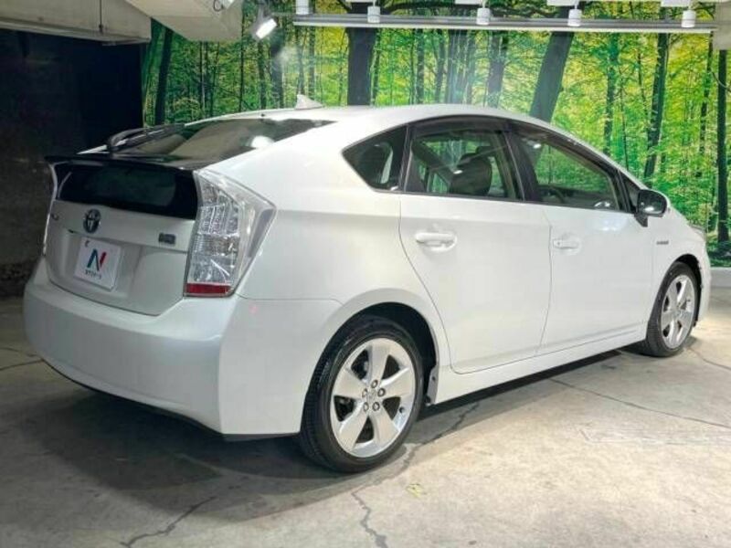 PRIUS-17