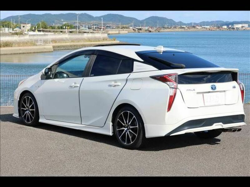 PRIUS-3