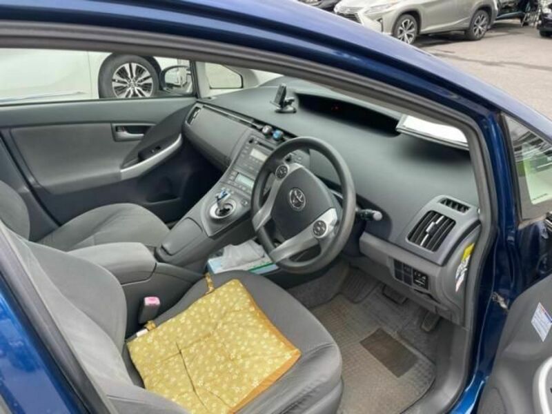 PRIUS-9