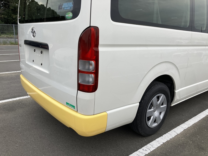 Hiace Commuter-54