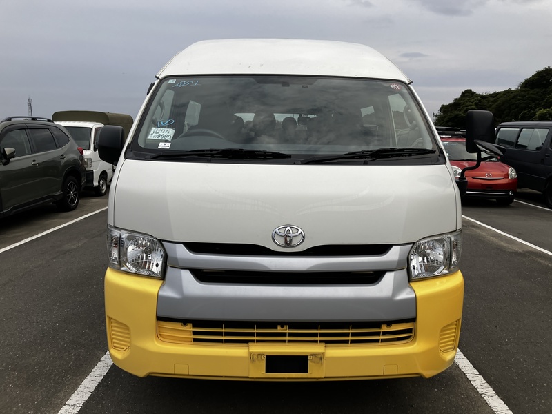 Hiace Commuter-7