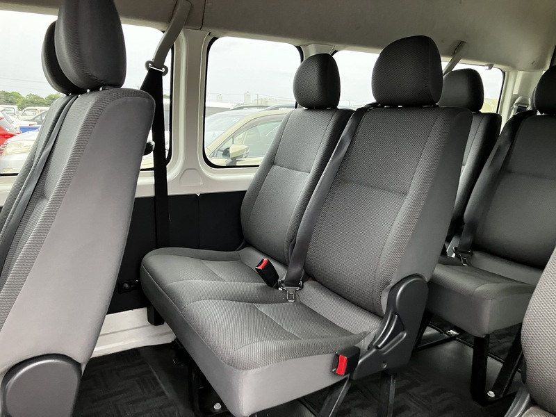 Hiace Commuter-15