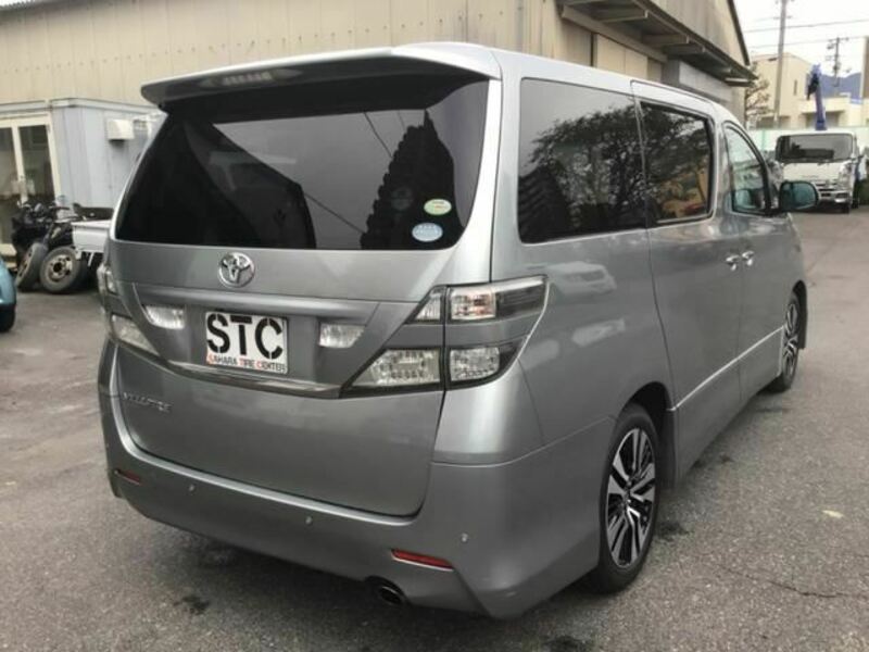 VELLFIRE-33