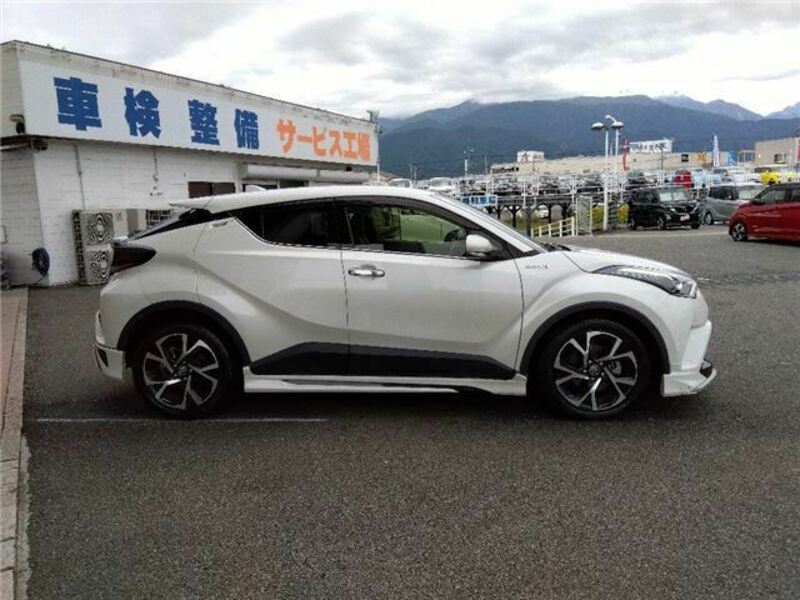 C-HR-7