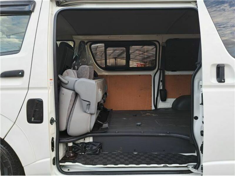 HIACE VAN-47