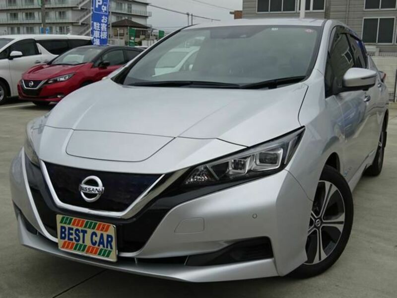 NISSAN　LEAF