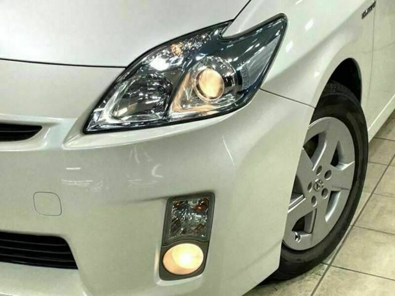 PRIUS-12