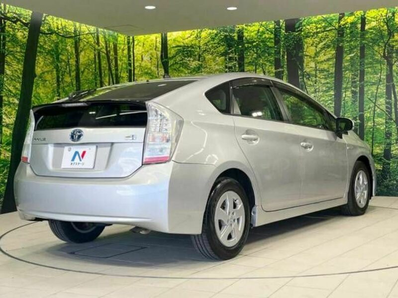 PRIUS-17