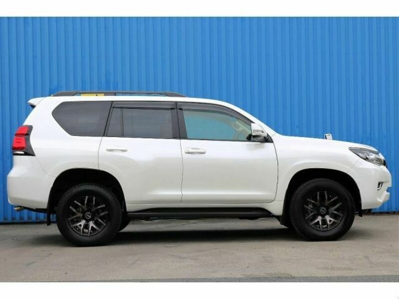 LAND CRUISER PRADO-6